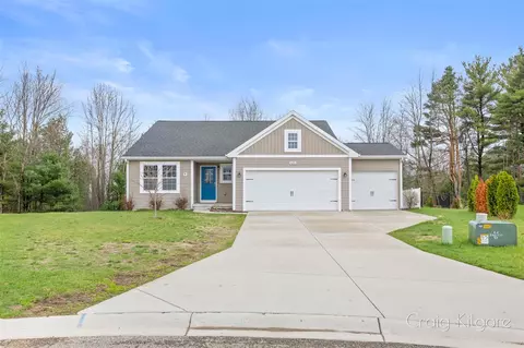 9219 Bigleaf, West Olive, MI 49460