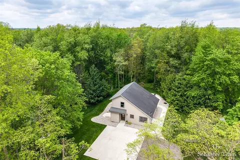 2453 N Bachman, Hastings, MI 49058