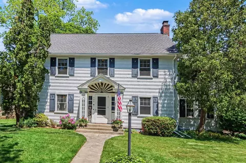 304 Creston, Kalamazoo, MI 49001