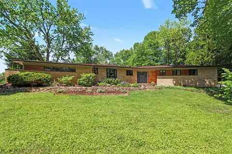 46800 Betty Hl, Plymouth, MI 48170