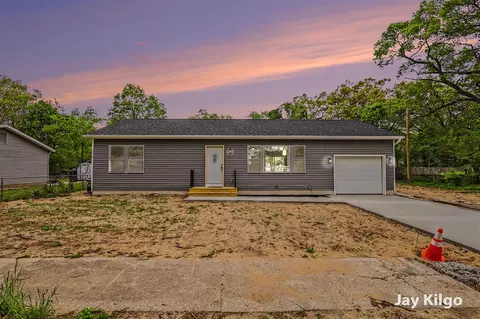 1284 James, Muskegon, MI 49442