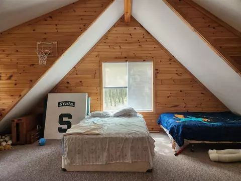 Bedroom - 9736 S Trillium, Baldwin, MI 49304 photo 3 of 8