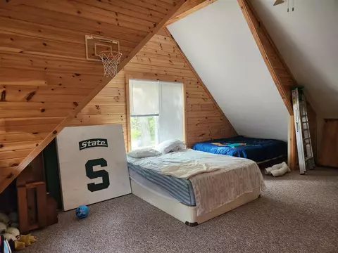Bedroom - 9736 S Trillium, Baldwin, MI 49304 photo 4 of 8