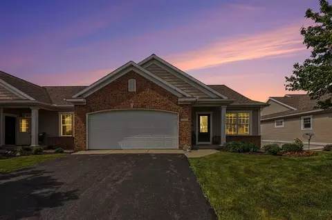 6011 Elmwood Lk, Hudsonville, MI 49426