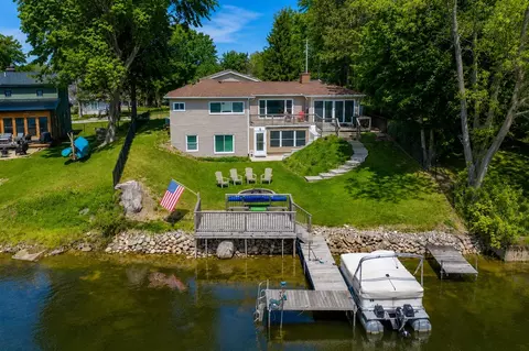 12569 S Crystal Lk, Cement City, MI 49233