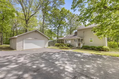 4035 Oak Park, Osseo, MI 49266