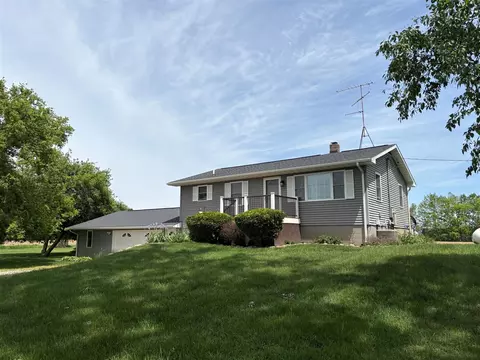653 7th, Plainwell, MI 49080 photo 2
