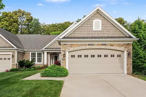 8888 Oakland Hls, Portage, MI 49024