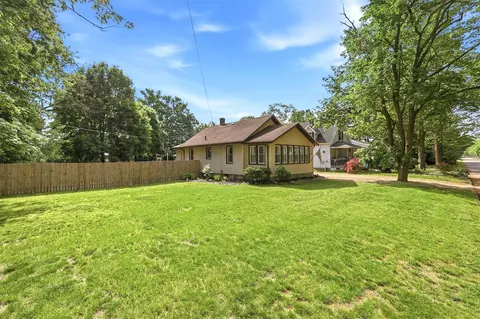 Exterior - 1021 W Three, Three Rivers, MI 49093 photo 2 of 8