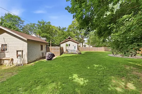 Exterior - 1021 W Three, Three Rivers, MI 49093 photo 6 of 8