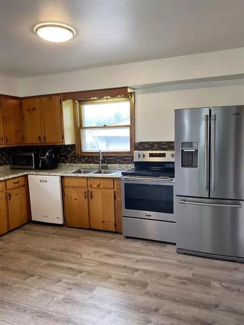 Kitchen - 9350 Biddle, Romulus, MI 48174 photo 1 of 3