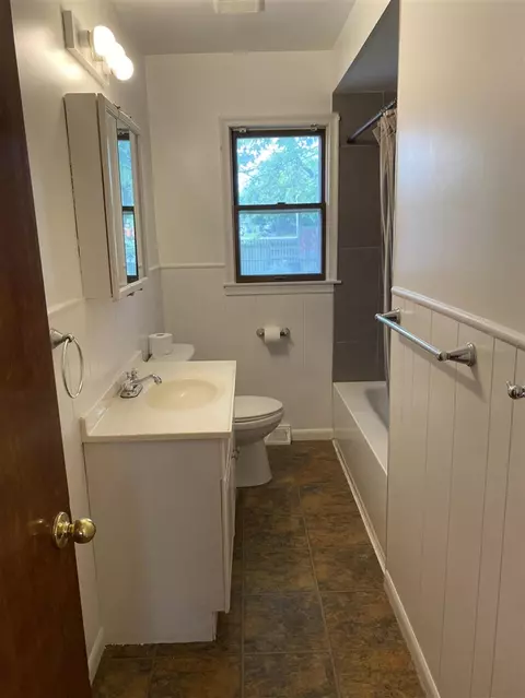Bath - 9350 Biddle, Romulus, MI 48174 photo 1 of 3