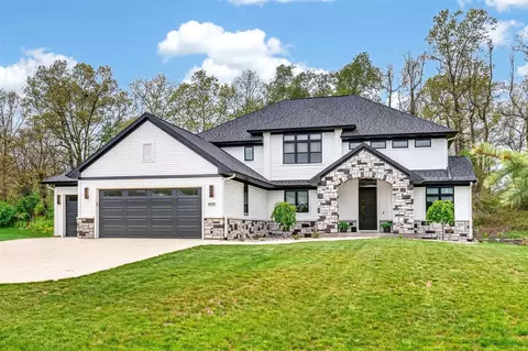 4010 Hollow Wood, Portage, MI 49024