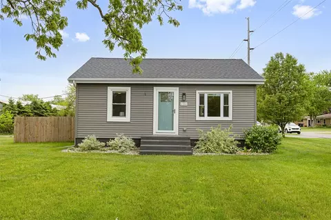 2366 W Glenlord, Stevensville, MI 49127