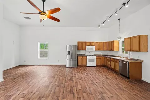 Living - 1581 Lone Pne, Baldwin, MI 49304 photo 2 of 10