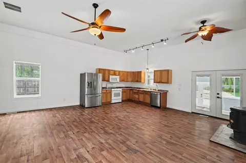 Living - 1581 Lone Pne, Baldwin, MI 49304 photo 4 of 10