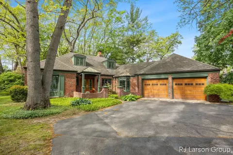 2033 Coronado, Grand Rapids, MI 49506