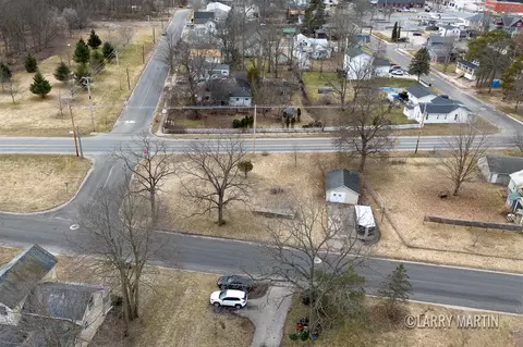 222 S Division, Lowell, MI 49331 photo 9