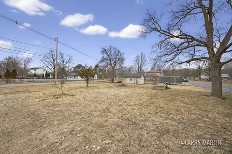 222 S Division, Lowell, MI 49331 photo 3