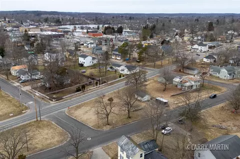 222 S Division, Lowell, MI 49331 photo 10