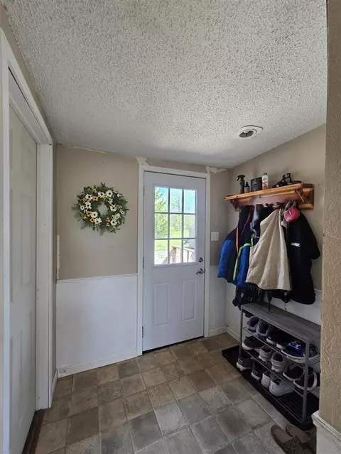 Entry Way - 12495 5 Mile, Evart, MI 49631 photo 2 of 3