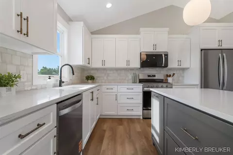 Kitchen - 11760 Everett, Allendale, MI 49401 photo 4 of 7