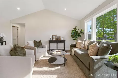 Living - 11760 Everett, Allendale, MI 49401 photo 2 of 4