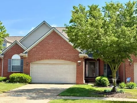 2683 Ambassador, Ypsilanti, MI 48198