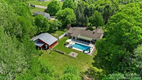 10226 SW Greenville, Greenville, MI 48838