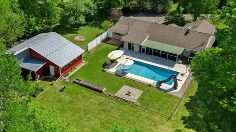 10226 SW Greenville, Greenville, MI 48838