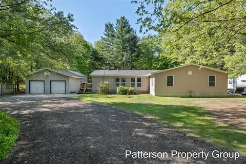 8229 E Apple, Ravenna, MI 49451