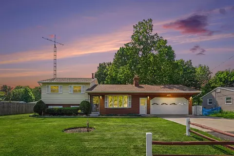 406 Woodlark, Galesburg, MI 49053