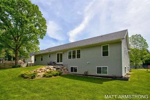 Exterior - 4072 Ronalds, Dorr, MI 49323 photo 2 of 4