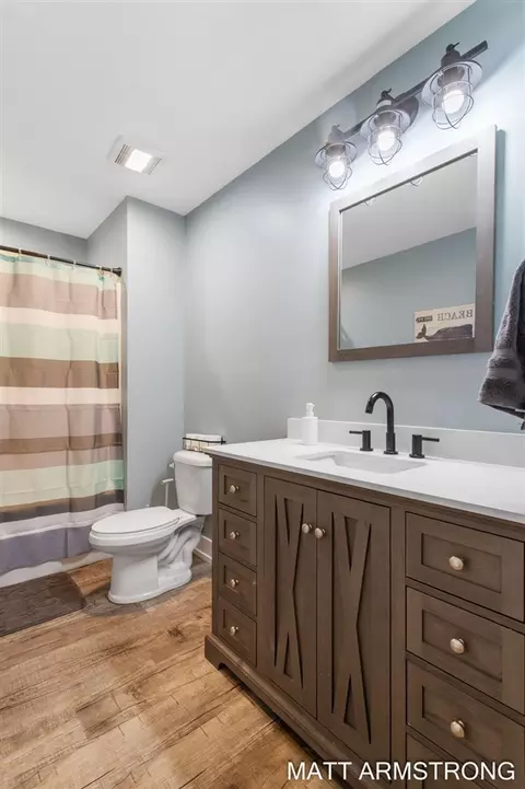 Bath - 4072 Ronalds, Dorr, MI 49323 photo 3 of 3