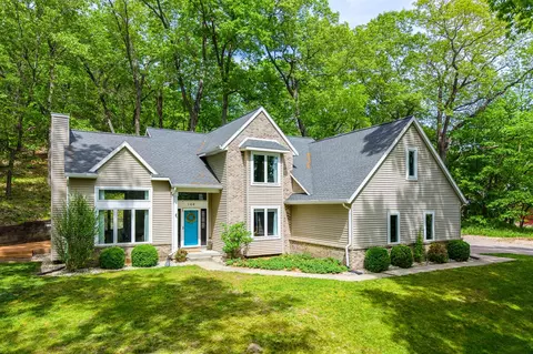 144 Pettis, Ada, MI 49301