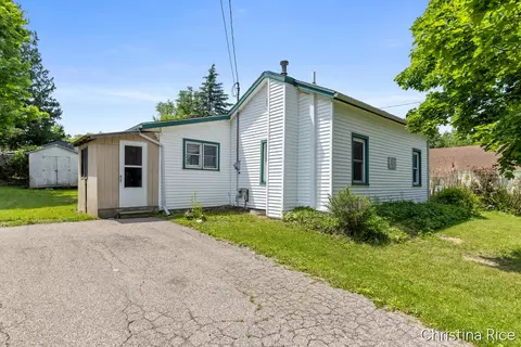 Exterior - 320 E Main, Saranac, MI 48881 photo 7 of 8