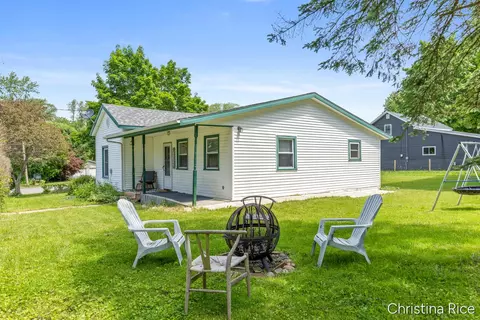 Exterior - 320 E Main, Saranac, MI 48881 photo 3 of 8
