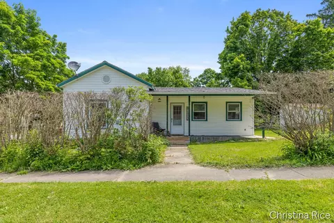 320 E Main, Saranac, MI 48881
