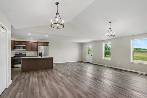 124 Jeremy, Constantine, MI 49042 photo 4