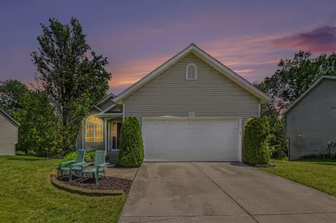 2561 Orchard Vw, Grand Rapids, MI 49505