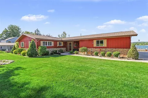 4554 Crescent Bch, Onekama, MI 49675