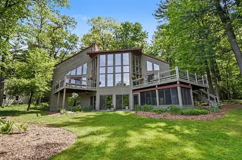 1843 Timber Trl, Ada, MI 49301