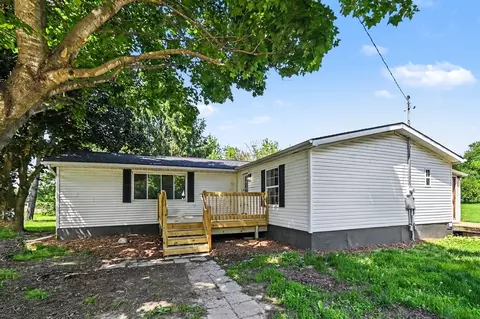 2795 S Bradley, Charlotte, MI 48813