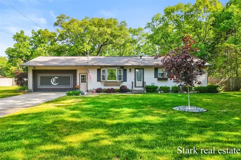 1290 Cardinal Cir, Muskegon, MI 49445