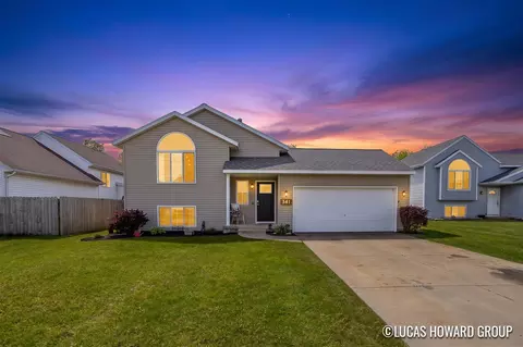 341 Pioneer, Cedar Springs, MI 49319