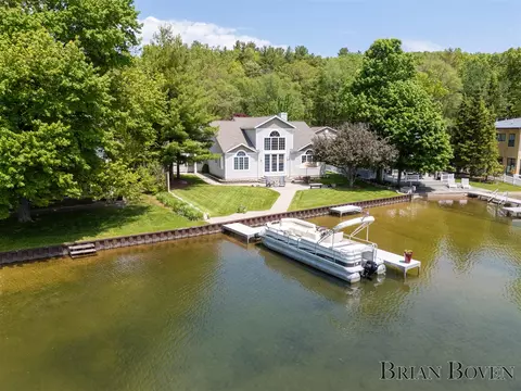 8789 Je Ne Be, Rockford, MI 49341