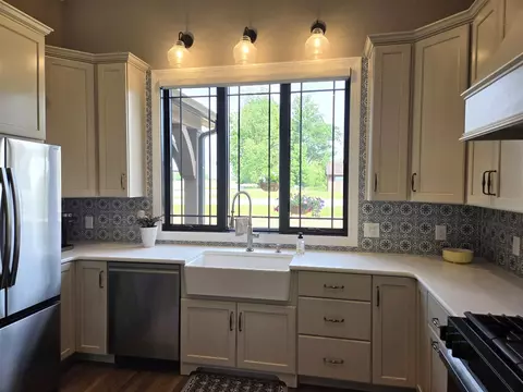 Kitchen - 1012 Bayview, Coldwater, MI 49036 photo 4 of 4