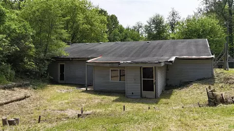 52682 Lindbergh, Dowagiac, MI 49047