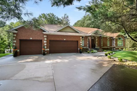 6065 N Scenic Woods, Muskegon, MI 49445