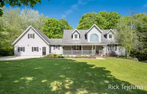 10345 Red Oak, Howard City, MI 49329